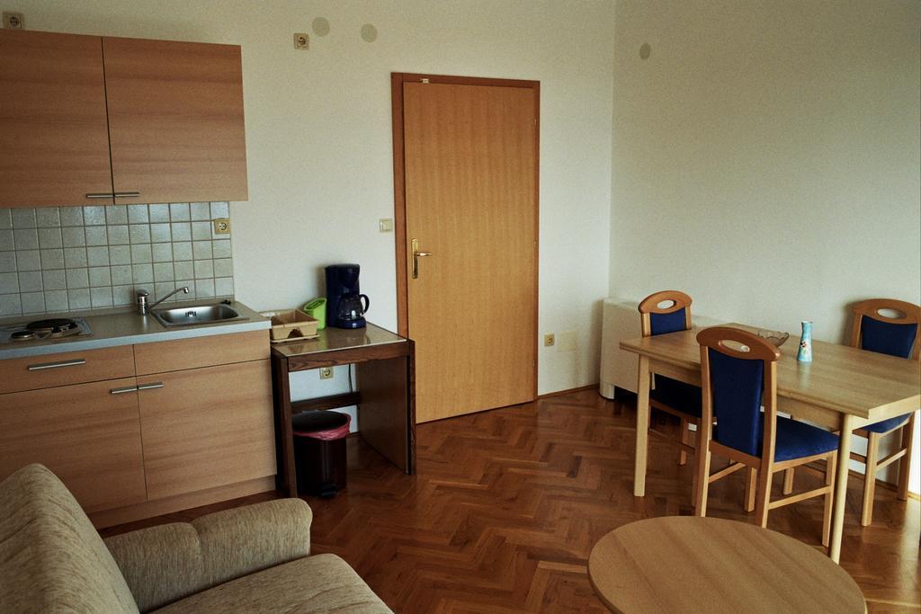 Apartments Petricevic Селце Екстер'єр фото
